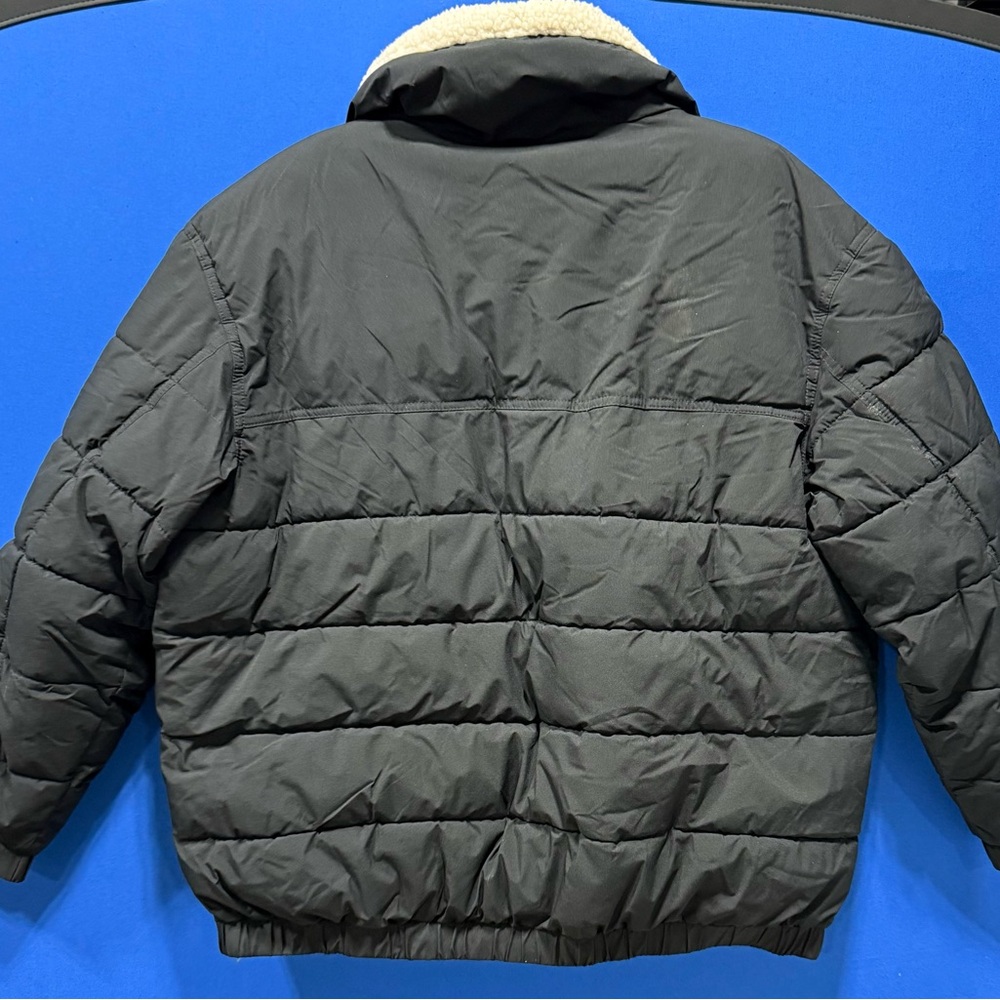 Universal Thread Black Puffer Jacket With Sherpa … - image 6